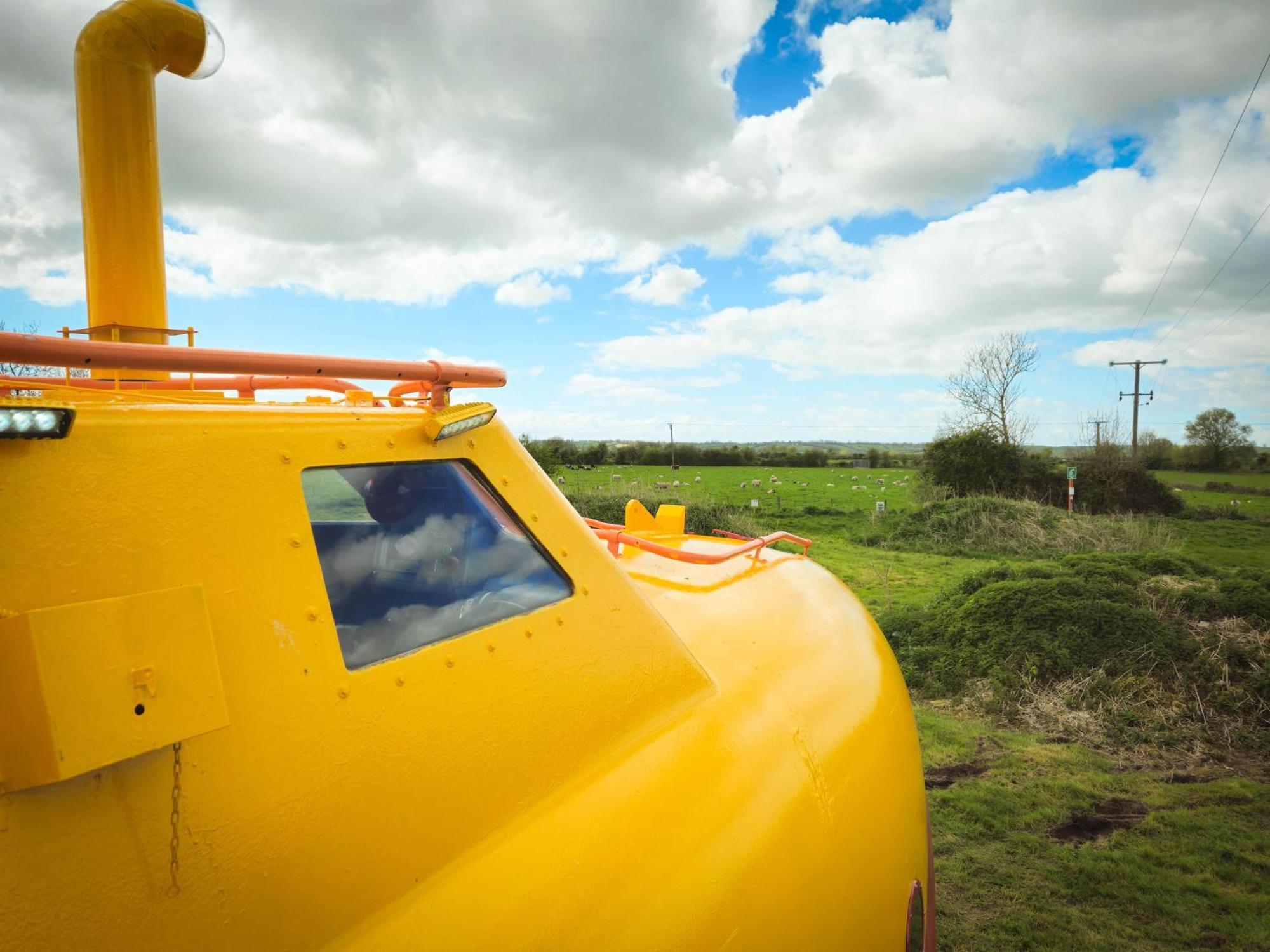 The Yellow Submarine Чеддер Экстерьер фото